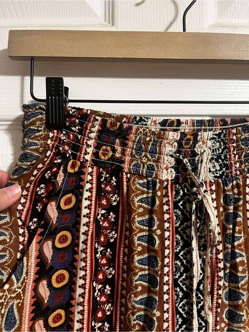 American Eagle Outfitters | Multicolor Tribal-Print Joggers - Sz Small - Picture 6 of 9
